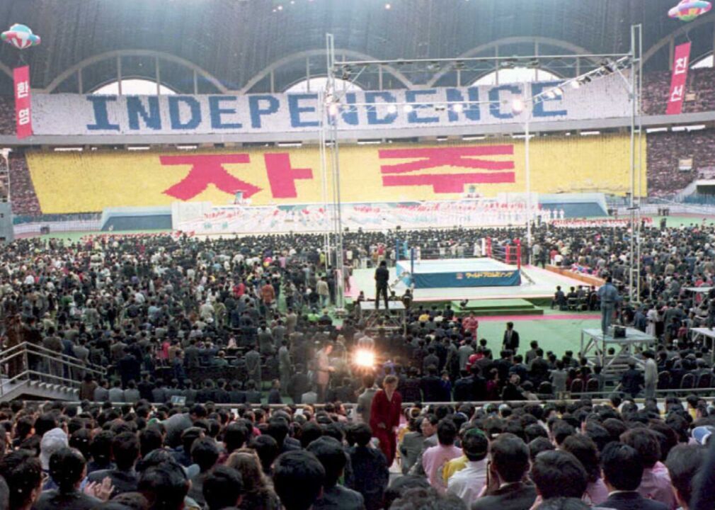 1995: Pro wrestling in North Korea draws over 300,000